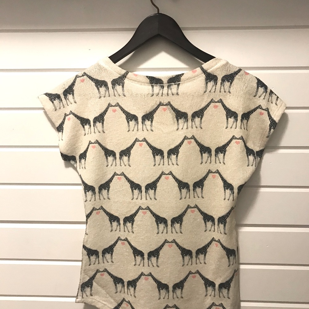 Giraffe shirt